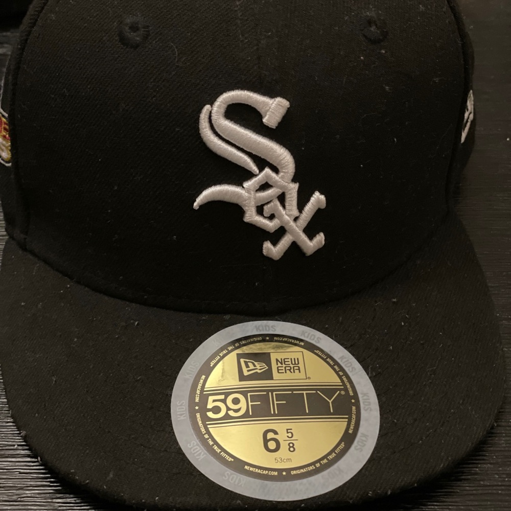 Youth New Era fitted size 6 5/8